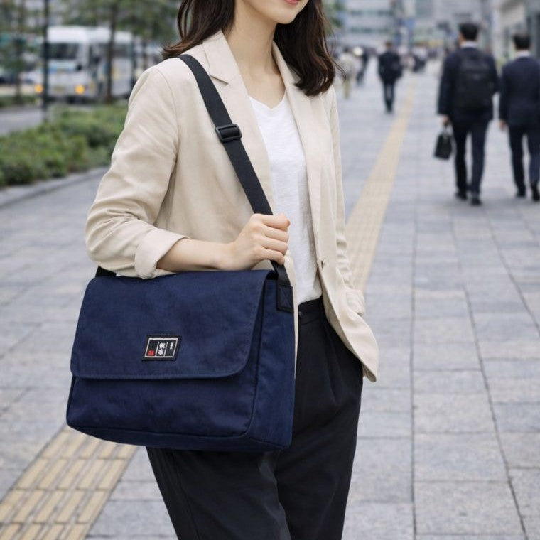 コンブ　A4かぶせショルダーバッグ