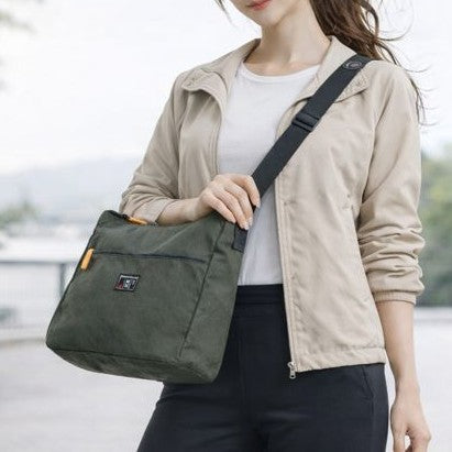 コンブ　メッセンジャーバッグ