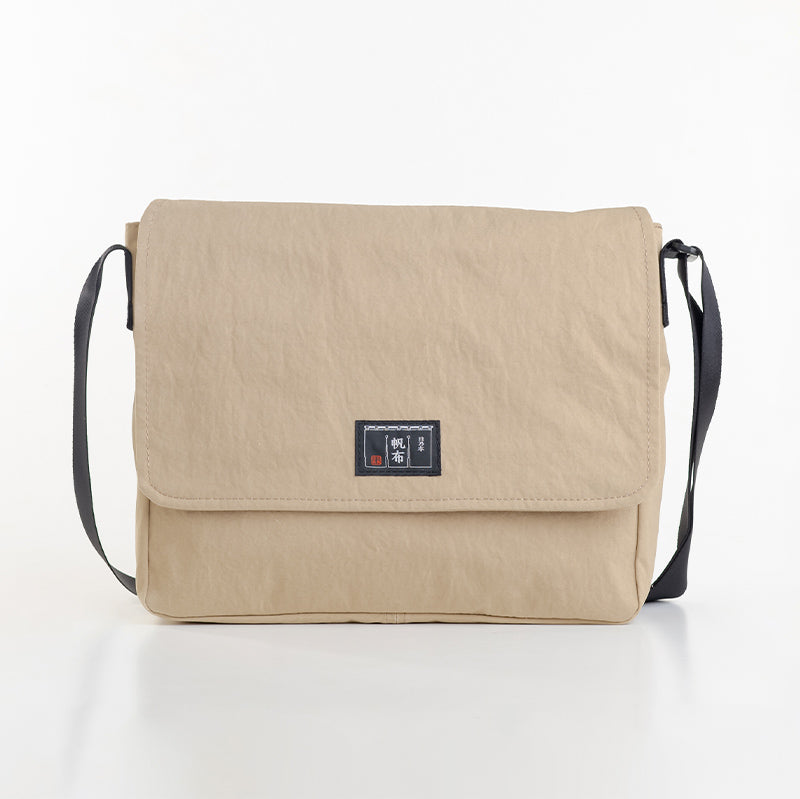 コンブ　A4かぶせショルダーバッグ