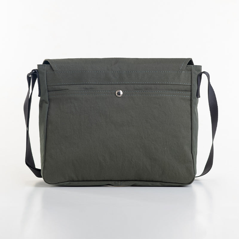 コンブ　A4かぶせショルダーバッグ