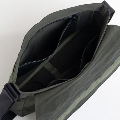 コンブ　A4かぶせショルダーバッグ