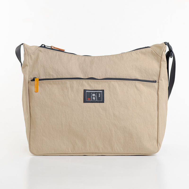 コンブ　メッセンジャーバッグ