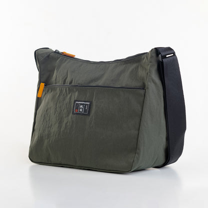 コンブ　メッセンジャーバッグ