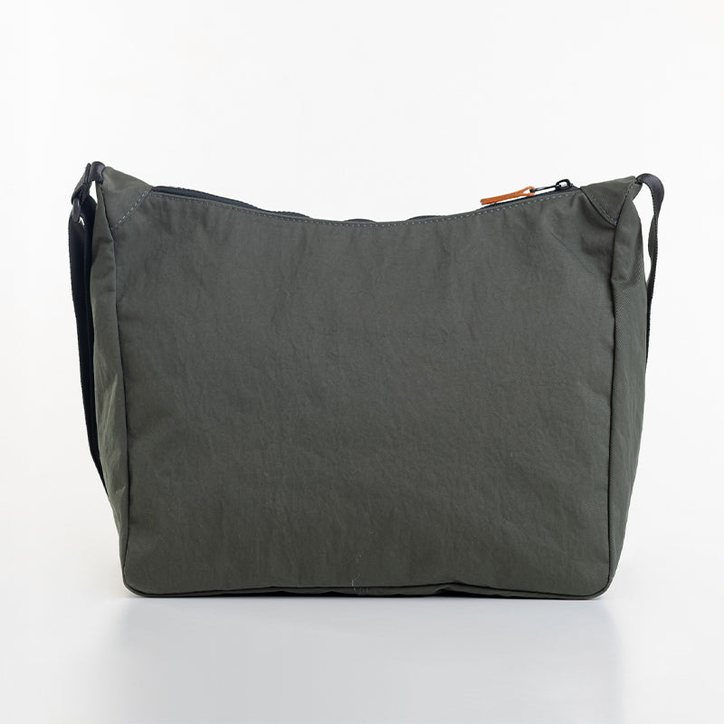 コンブ　メッセンジャーバッグ