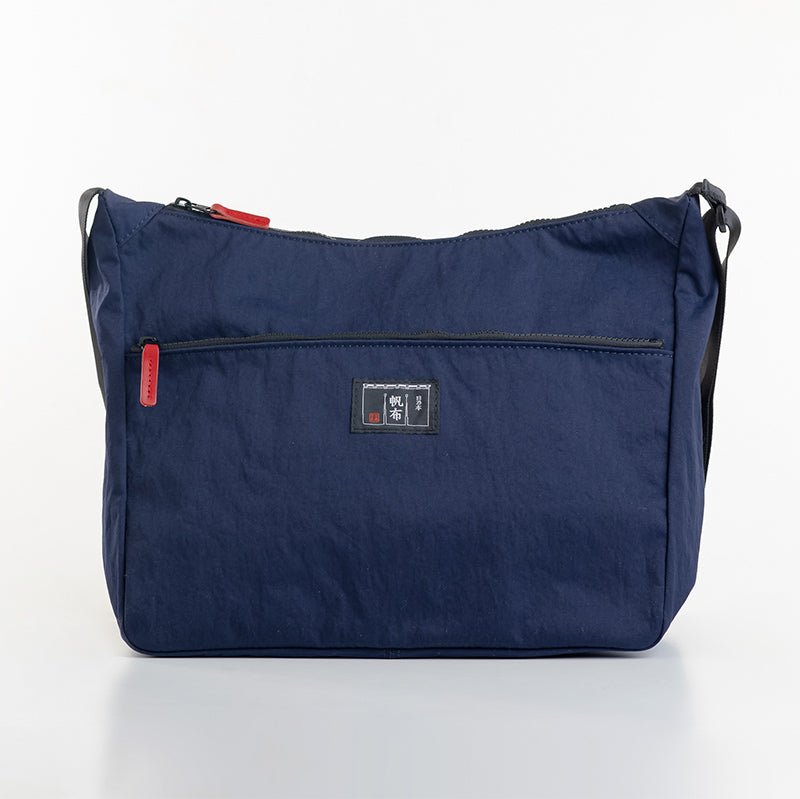 コンブ　メッセンジャーバッグ