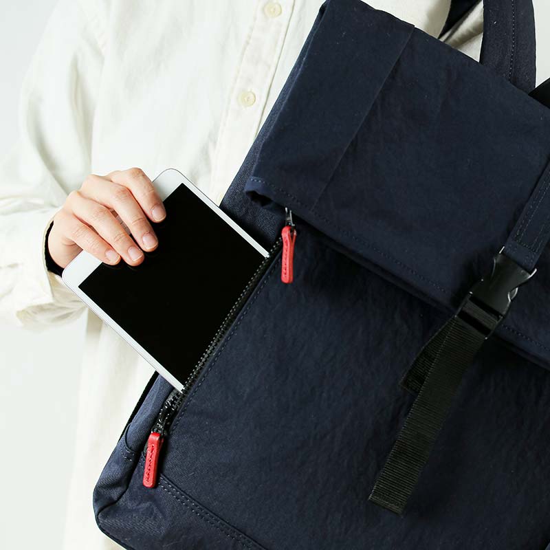 コンブ　フラップ型リュック