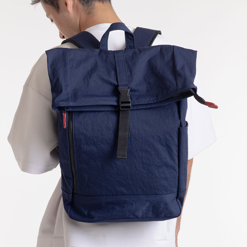 コンブ　フラップ型リュック