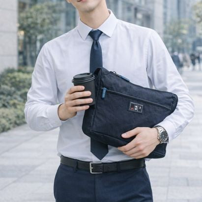 コンブ　メッセンジャーバッグ